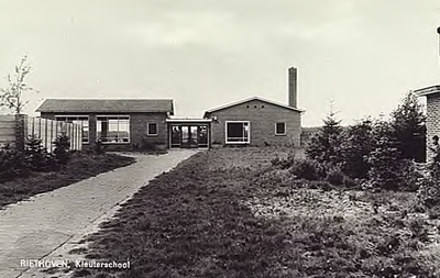 9838 RK-kleuterschool St. Willibrordus, Schoolstraat, 06-1963