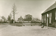 11746 Carolus Simplexplein,met rechts het telegraaf- en telefoonkantoor, 1945 - 1955