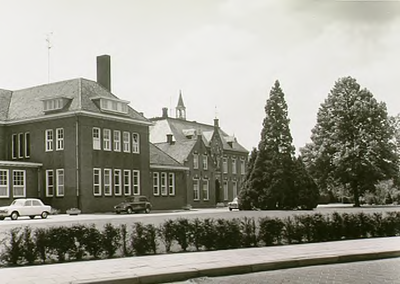 11831 Gezondheidsoloniehuis en klooster St.Jacobusgesticht aan Dijk 13 en 15, 10-06-1969
