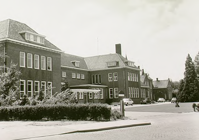 11832 Gezondheidskoloniehuis en klooster St Jacobusgesticht, Dijk 13 en 15, 10-06-1969