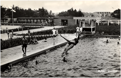 11996 Zwemmen in zwembad De Smagtenbocht, 1960 - 1970