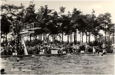 11998 Zwemmen in zwembad De Smagtenbocht, 1960 - 1970