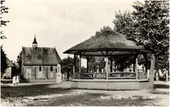 12079 Kiosk met op de achtergrond de Mariakapel, Markt, 1960 - 1970