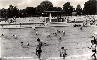 12143 Zwemmen in Zwembad De Tongelreep, 1966 - 1970