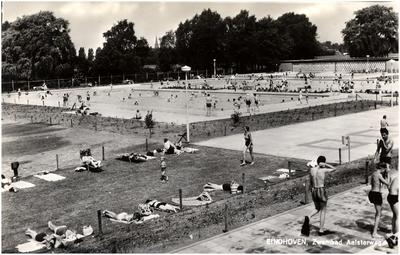 12151 Zwemmen in Zwembad De Tongelreep, 1966 - 1970