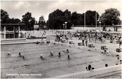 12154 Zwemmen in Zwembad De Tongelreep, 1966 - 1970