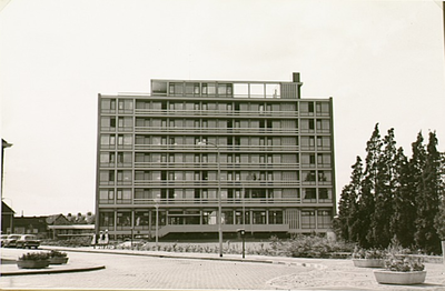13044 Verpleegstersflat bij het St. Annaziekenhuis, Bogardeind, 06-09-1965