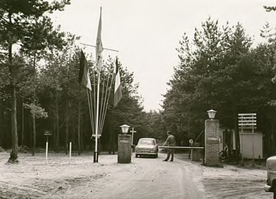 13290 Ingang van recreatiepark-vakantiecentrum De Zwarte Bergen , Zwarte Bergeind 1, 10-05-1966