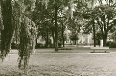 13413 Park, met bankje, 1965 - 1970