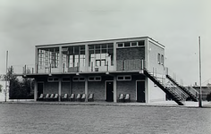 23471 Paviljoen van de hockeyclub, Sportpark De Leemkuilen, 21-05-1965