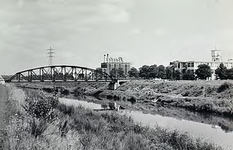 23480 Wilhelminakanaal met Batabrug ter hoogte van Bata fabriek, 15-08-1956