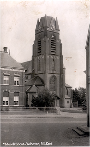 129306 RK kerk H. Caecilia, Dorpstraat 18. De torenspits is verwijderd, 1941 - 1945