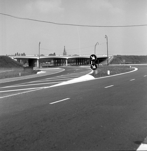 135439 Viaduct van A2 / E25 en Valkenswaardseweg, gezien richting Leende, 1960 - 1970