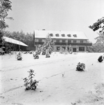135454 Winteropname van Hotel-restaurant Jagershorst, Valkenswaardseweg 44, 1950 - 1970