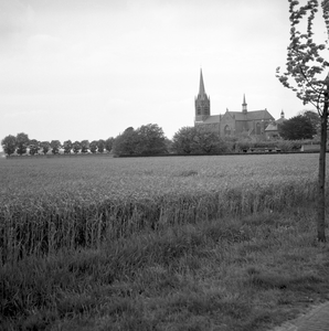 136013 Heer van Scherpenzeelweg, gezien richting R.K. H. Lucia Kerk, 01-07-1964