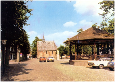 148053 Markt, gezien in de richting van de kiosk en Mariakapel, 1975 - 1985