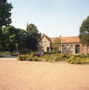 225110 Huize Ave-Maria onderwijzerswoning met school, Vorstermansplein, 1980 - 1990