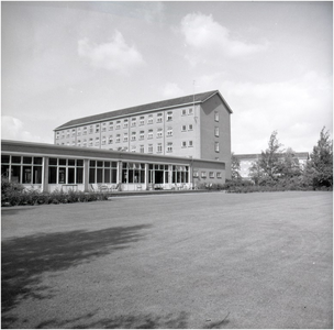 227389 Wesselmanlaan, met het verpleegstershuis bij het Lambertusziekenhuis, 1960