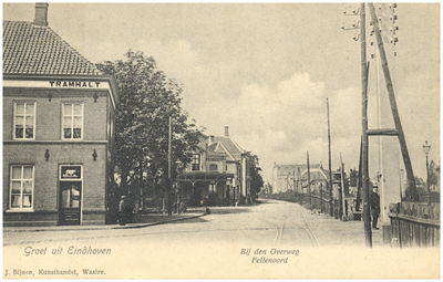 15439 Fellenoord : met links café Tramhalt en rechts de overweg, 1900 - 1910