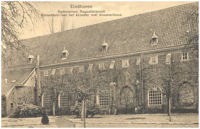 15453 Gynasium Augustianium : met ervoor de binnentuin van het klooster, 1900 - 1910