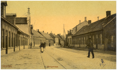 15515 Hoogstraat, met links de kantelen van het Pannenhuis, 1905