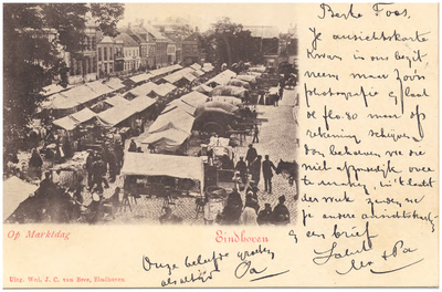 15578 Panorama op de weekmarkt : kramen, 1900 - 1910