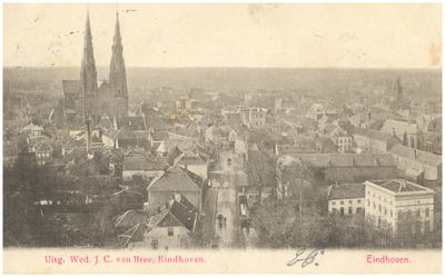 15587 Panorama, met links de Catharinakerk en rechts de toren van het Raadhuis, 1890 - 1910