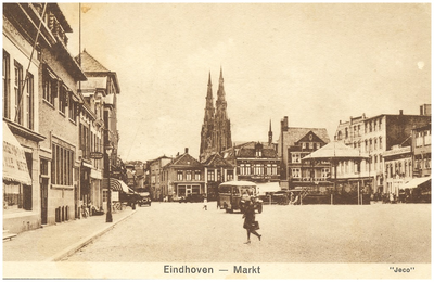 15670 Markt, met autobus en kiosk. Op de achtergrond de Catharinakerk, 1900 - 1910