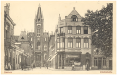 15680 Korenstraat, gezien in de richting van het raadhuis aan de Rechtestraat, 1900 - 1920