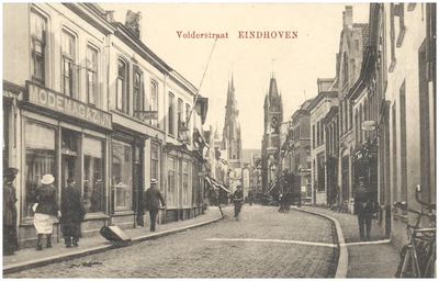 15688 Volderstraat, met rechts het stadhuis in de Rechtestraat, 1900 - 1910