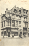 15692 Magazijn St. Jozef, op de hoek van de Markt en de Jan van Hooffstraat, 1915 - 1935
