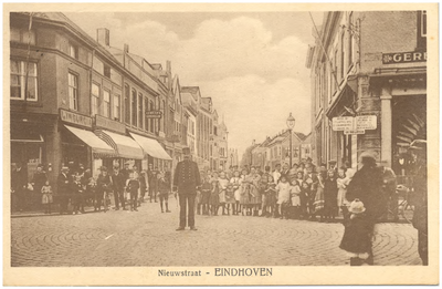 15745 Marktstraat, met links café Limburgia , 1900 - 1910