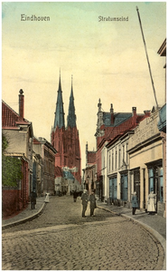 15850 Stratumseind, gezien in de richting van de Catharinakerk. met rechts stoombroodfabriek De Contante Betaler, 1909