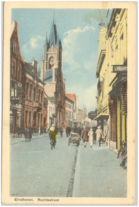 15950 Rechtestraat, met links het raadhuis, 1920 - 1940