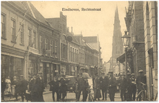 16054 Rechtestraat, met op de achtergrond de Catharinakerk aan het Catharinaplein, 1920 - 1940