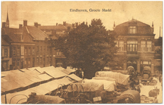 16117 Panorama op de weekmarkt : kramen en karren, 1900 - 1930