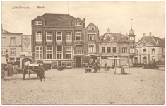 16226 Markt : met op de achtergrond café restaurant de Bijenkorf, de Zuid Nederlandsche Bank en rechts magazijn De ...