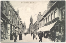 16556 Rechtestraat, met rechts het raadhuis en op de achtergrond de Catharinakerk, 1900 - 1920