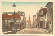16629 Rechtestraat, met links het hekwerk van de Catharinakerk en op de hoek met de Kerkstraat boekenwinkel van Piere. ...