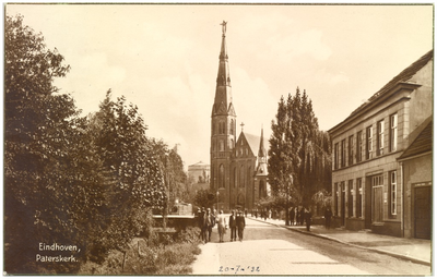 16672 Kloosterdreef, met op de achtergrond de Paterskerk, 1932