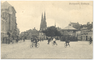 16792 Markt, met links de hoek met de Jan van Lieshoutstraat en op de achtergrond de Catharniakerk, 1913