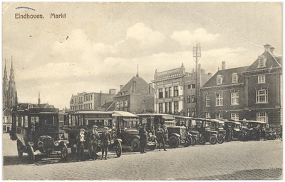 16820 Busstation met bussen, 1930 - 1950