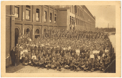 16942 Personeelsleden van de N.V. F. van Gardinge's Sigarenfabrieken, 1919