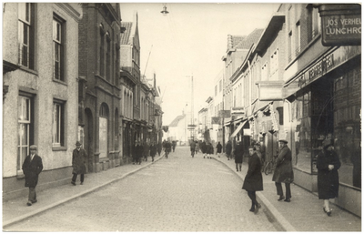 17022 Demer, met rechts de Lunchroom van Jos Verheugen, 1910