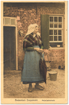 17953 Vrouw met klederdracht, 1900 - 1920