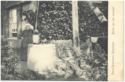 18151 Het putten van water uit de put door de boerin, 1890 - 1910