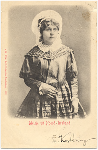 18154 Meisje in klederdracht. Informatie niet voldoende bekend, 1895 - 1905