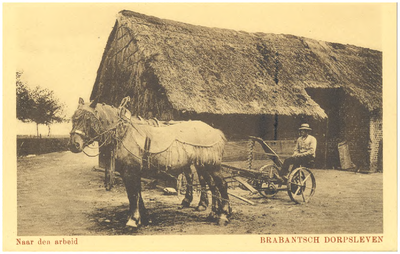 18290 Maaimachine met een paard ervoor, op een erf, 1900 - 1917