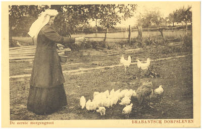 18322 Het voeren van de kippen door de boerin, 1900 - 1917
