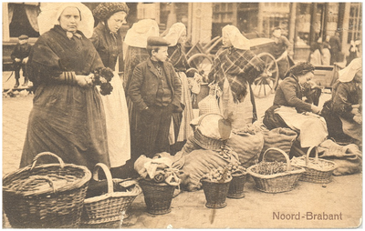 18360 Weekmarkt : het verkopen van producten door boerinnen in klederdracht, 1900 - 1930